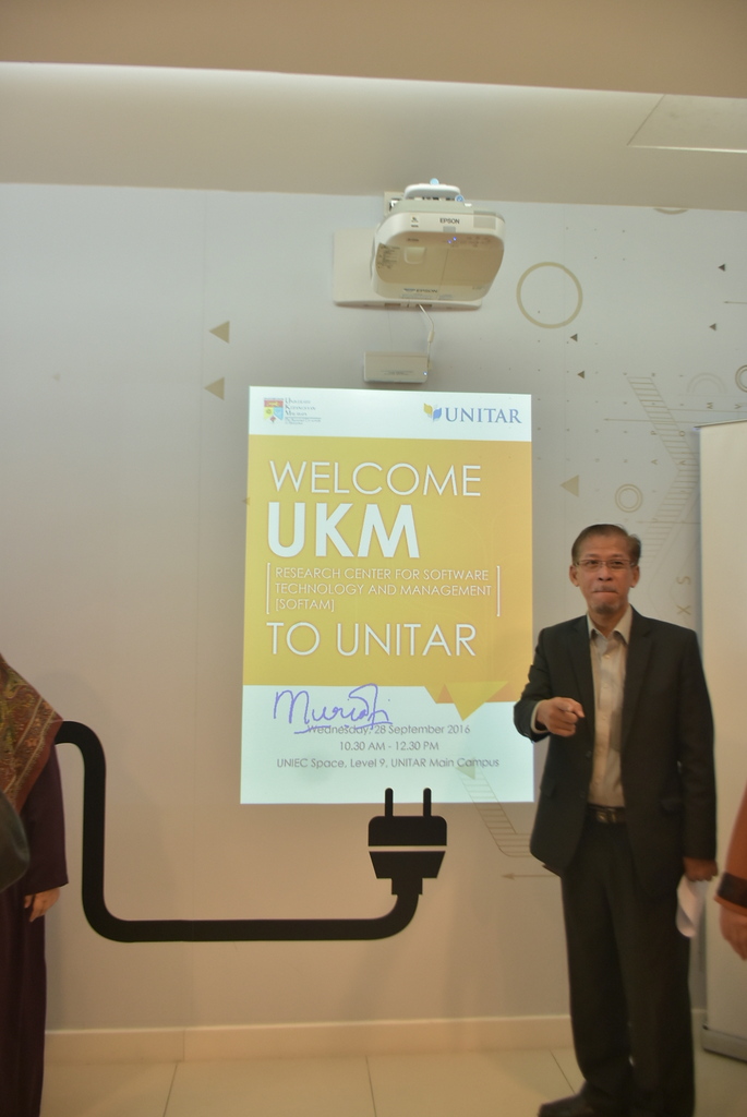 UKM 1694